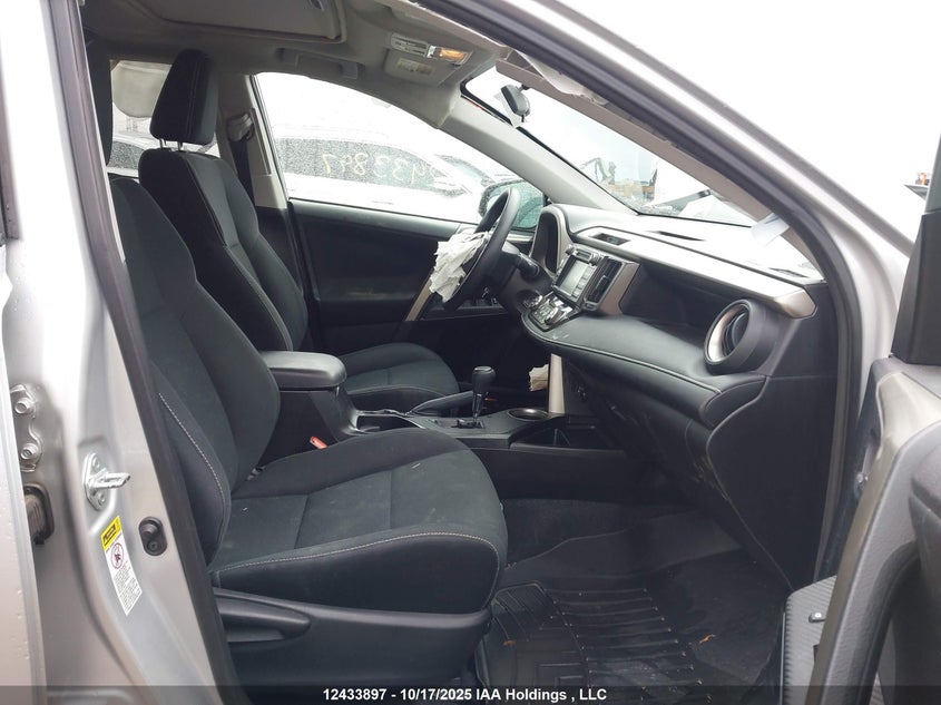 2T3RFREV4EW198888 2014 TOYOTA RAV 4 photo no. 5