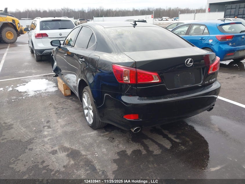 JTHCF5C27C5058957 2012 LEXUS IS photo no. 3