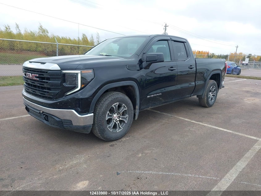 1GTRUAED1PZ285133 2023 GMC SIERRA photo no. 2