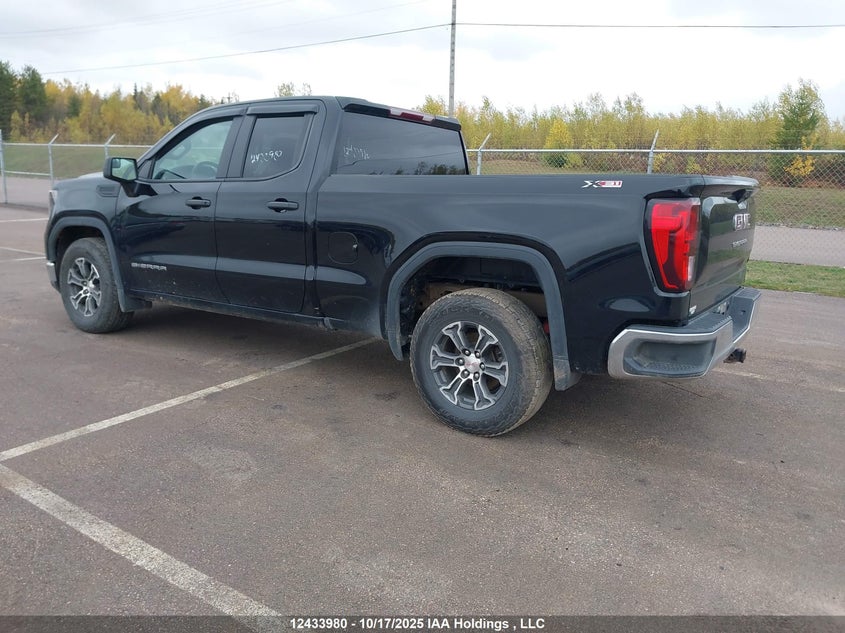1GTRUAED1PZ285133 2023 GMC SIERRA photo no. 3