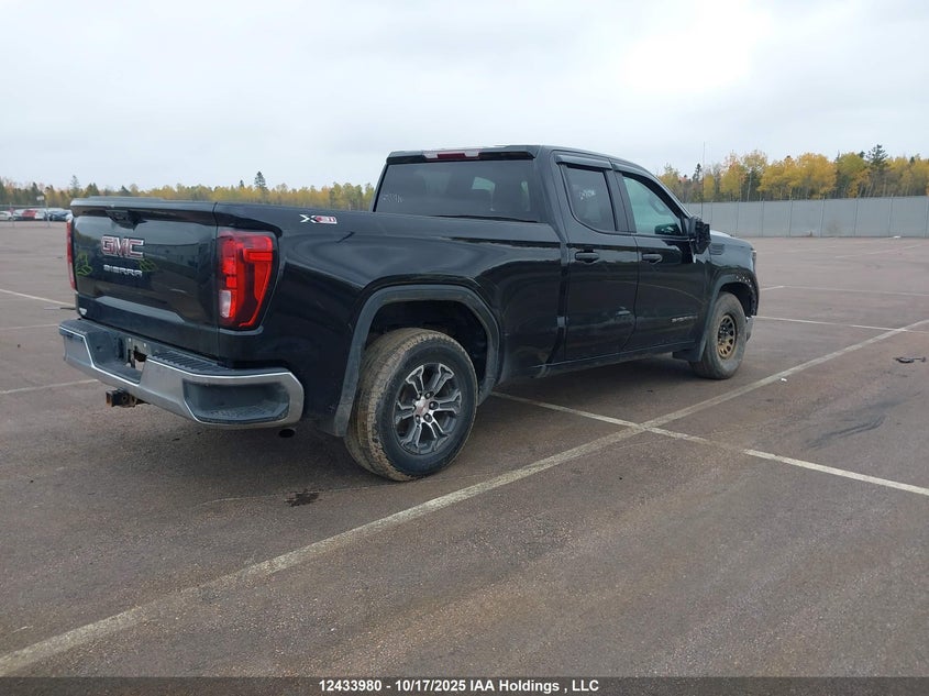 1GTRUAED1PZ285133 2023 GMC SIERRA photo no. 4