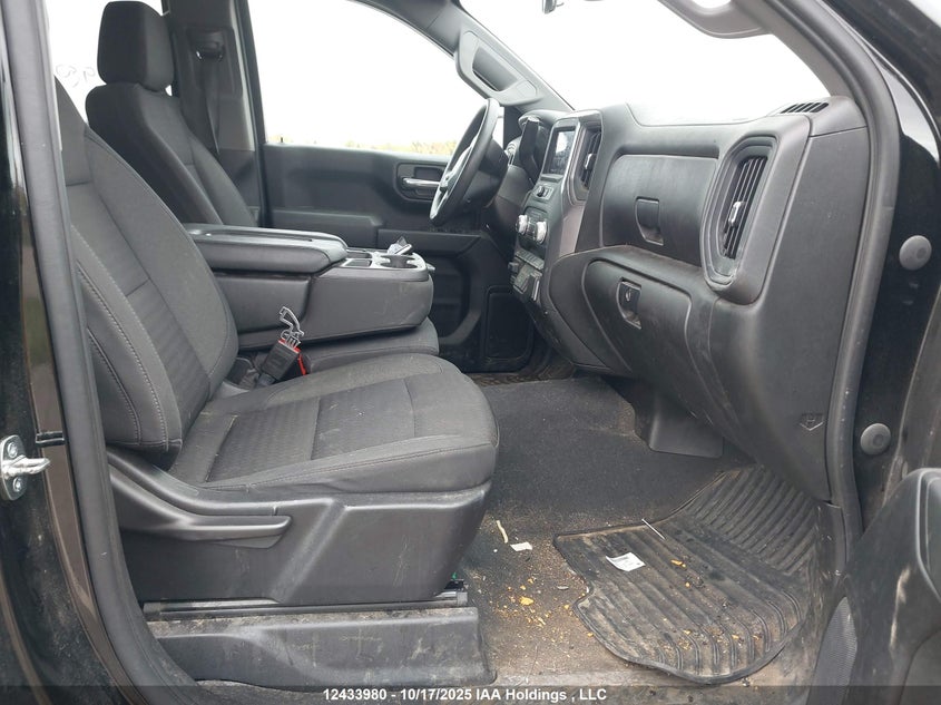 1GTRUAED1PZ285133 2023 GMC SIERRA photo no. 5