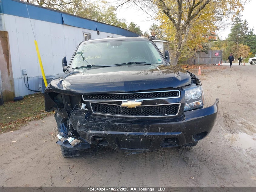 1GNWKLEG4BR149335 2011 CHEVROLET SUBURBAN photo no. 13
