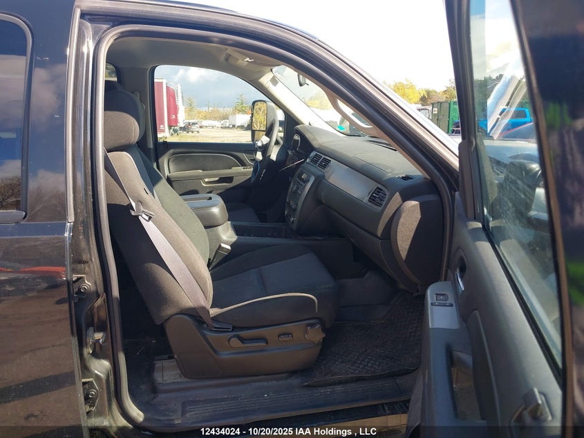 1GNWKLEG4BR149335 2011 CHEVROLET SUBURBAN photo no. 5