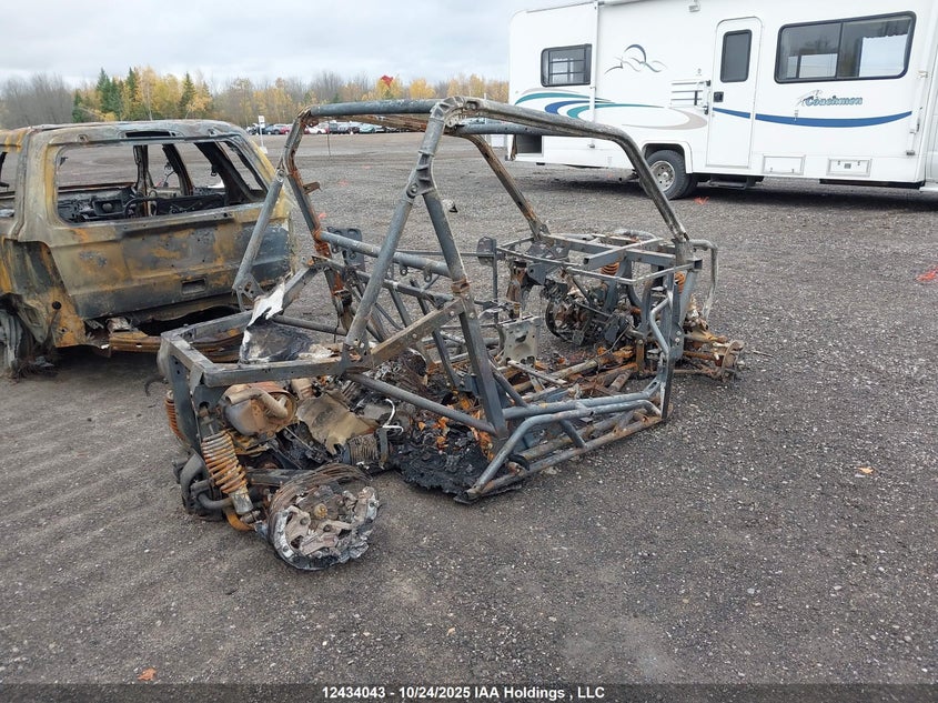 3JB1GAP48JK002879 2018 CAN-AM/ BRP MAVERICK photo no. 4