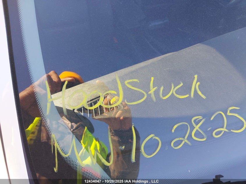 2007 BMW 328I VIN: WBAVA33597KX74822 Lot: 12434047