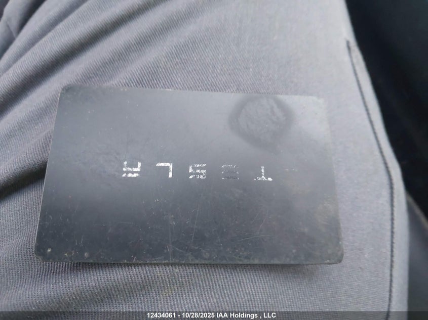 2023 Tesla Model Y Long Range VIN: LRWYGDEE7PC163339 Lot: 12434061