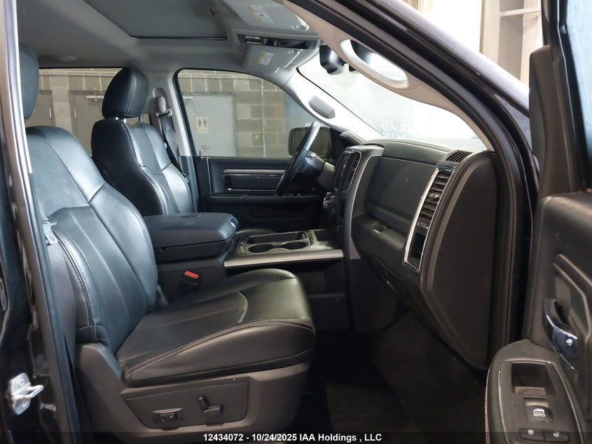 1C6RR7MT0JS213795 2018 RAM 1500 photo no. 5