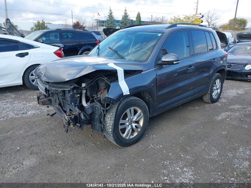 WVGJV7AX8FW566337 2015 VOLKSWAGEN TIGUAN photo no. 2