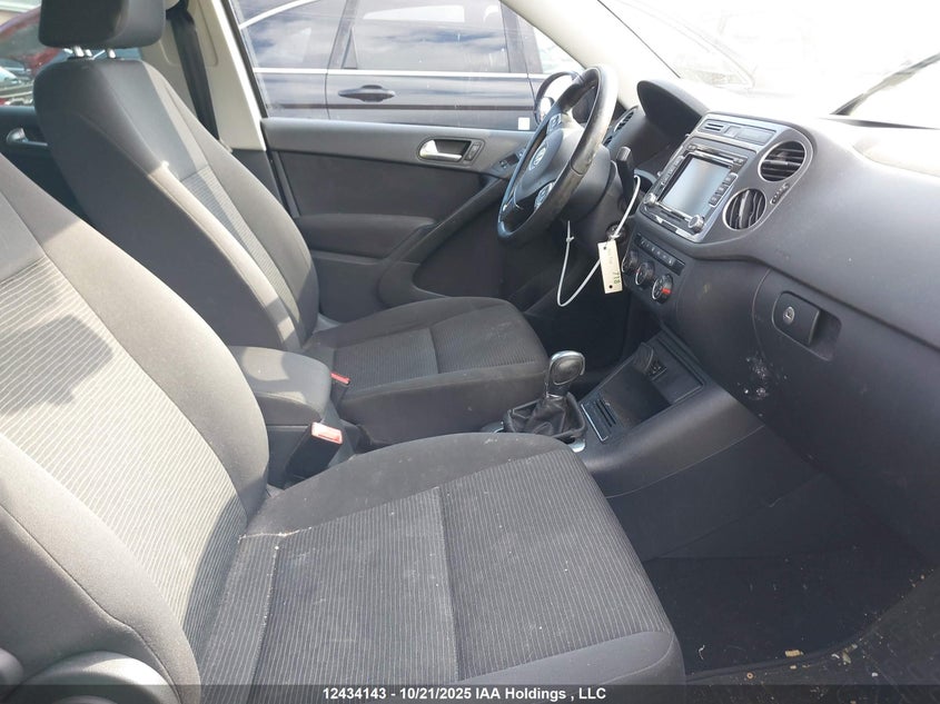 WVGJV7AX8FW566337 2015 VOLKSWAGEN TIGUAN photo no. 5