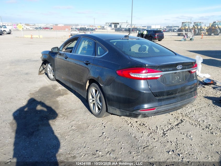 3FA6P0H73JR250802 2018 FORD FUSION photo no. 3