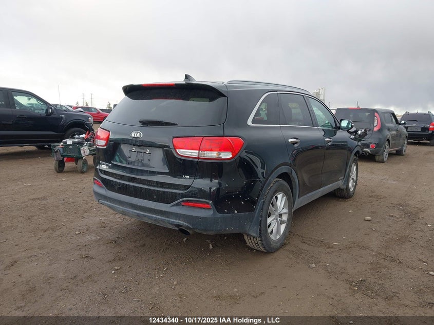 5XYPGDA5XHG330701 2017 KIA SORENTO photo no. 4