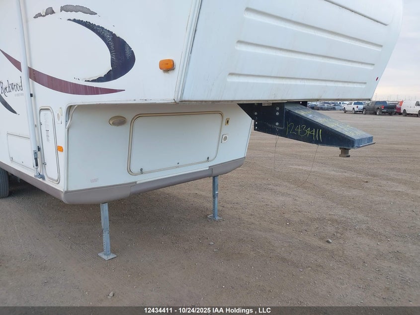 4X4FRLD266D810421 2006   photo no. 7