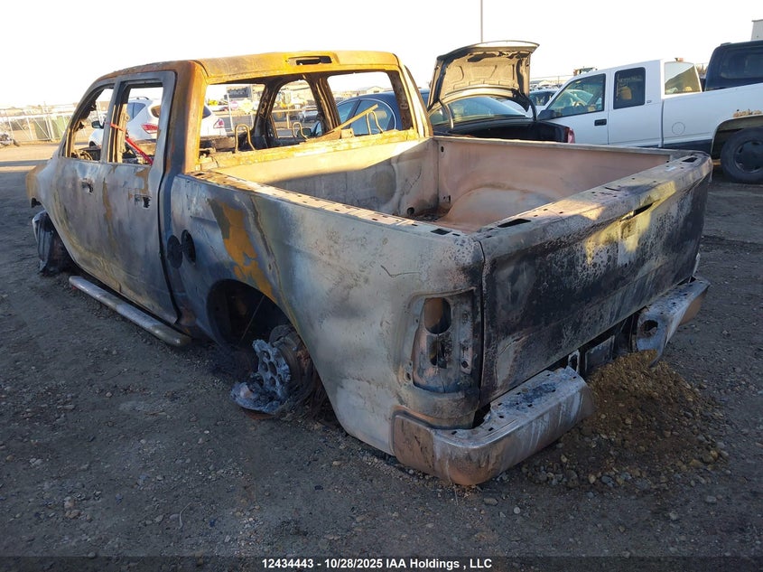 1C6RR7LTXJS107193 2018 RAM 1500 photo no. 3