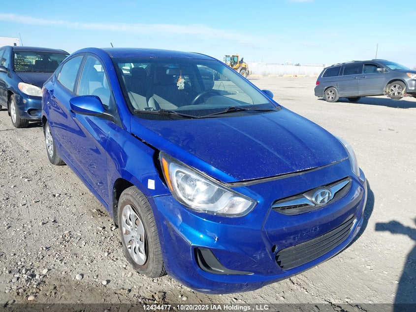 2013 Hyundai Accent Gl blue hatchback null KMHCT4AE7DU510295 photo #1