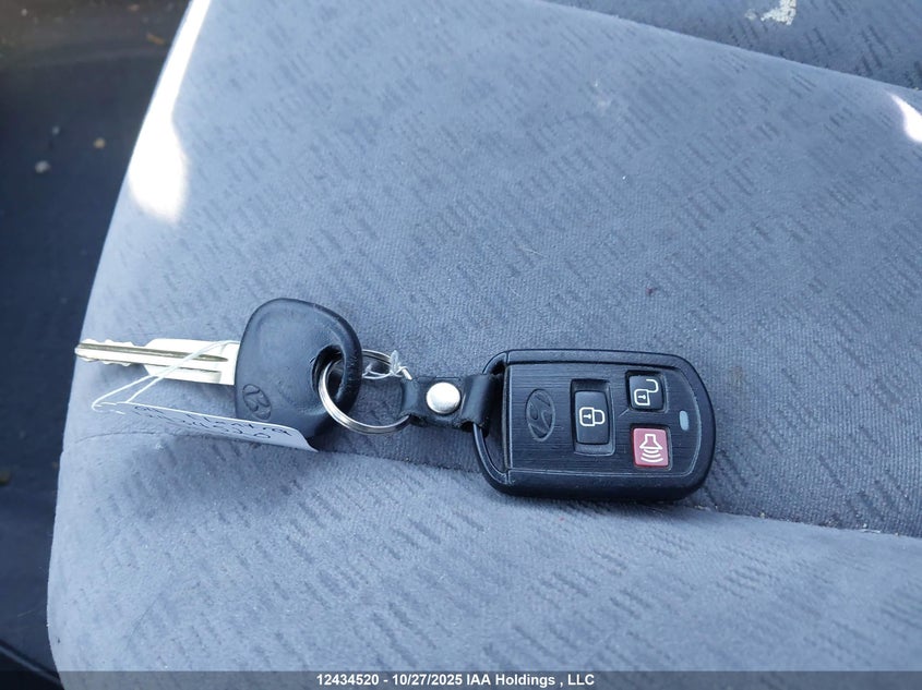 KMHDN45D74U868481 2004 HYUNDAI ELANTRA photo no. 11