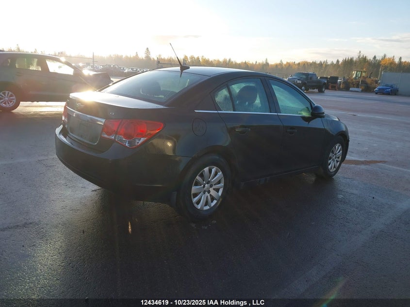 1G1PF5S91B7117904 2011 CHEVROLET CRUZE photo no. 4