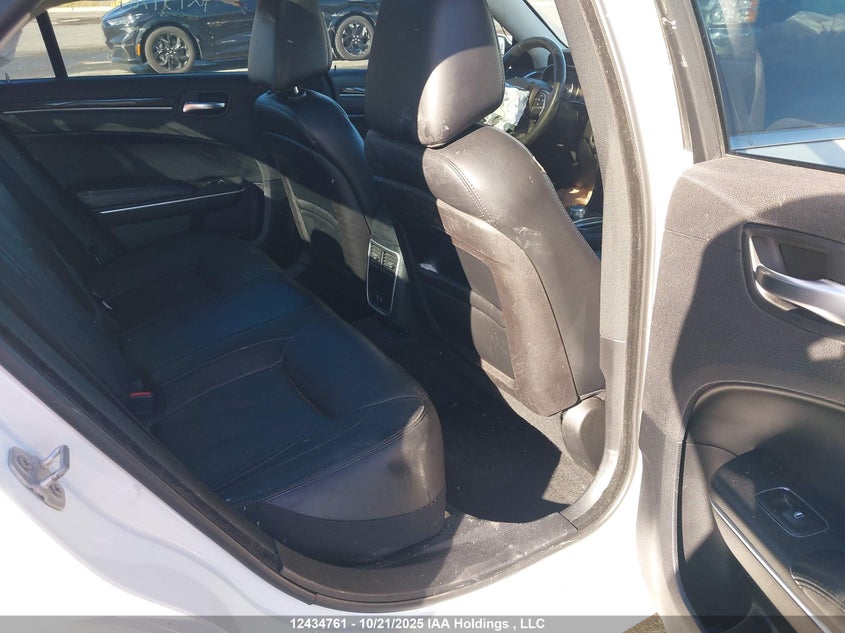 2015 Chrysler 300 Limited VIN: 2C3CCAAG9FH828529 Lot: 12434761