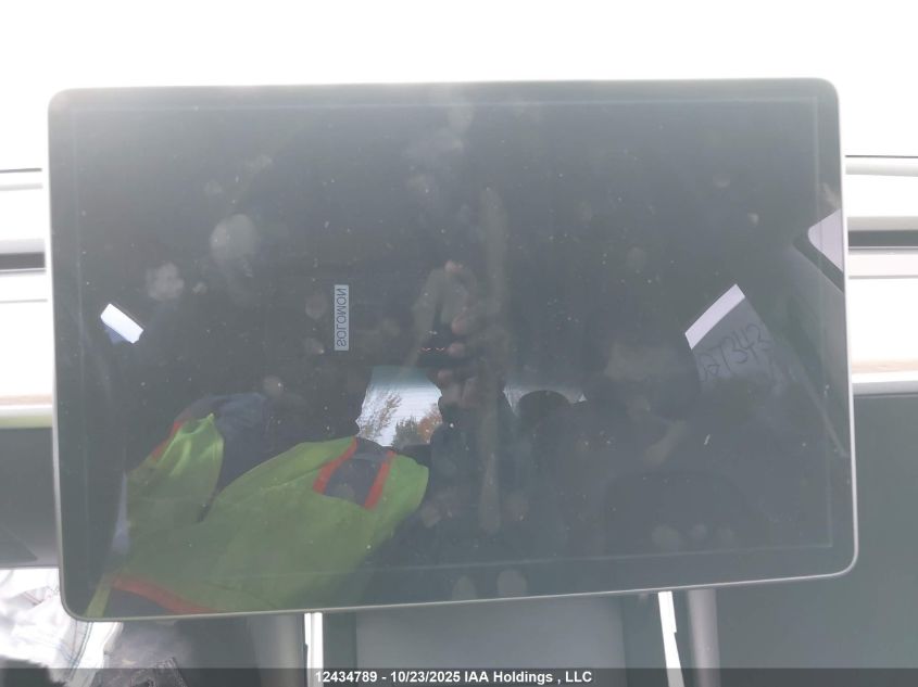 2018 Tesla Model 3 Long Range/Mid Range VIN: 5YJ3E1EA8JF027343 Lot: 12434789