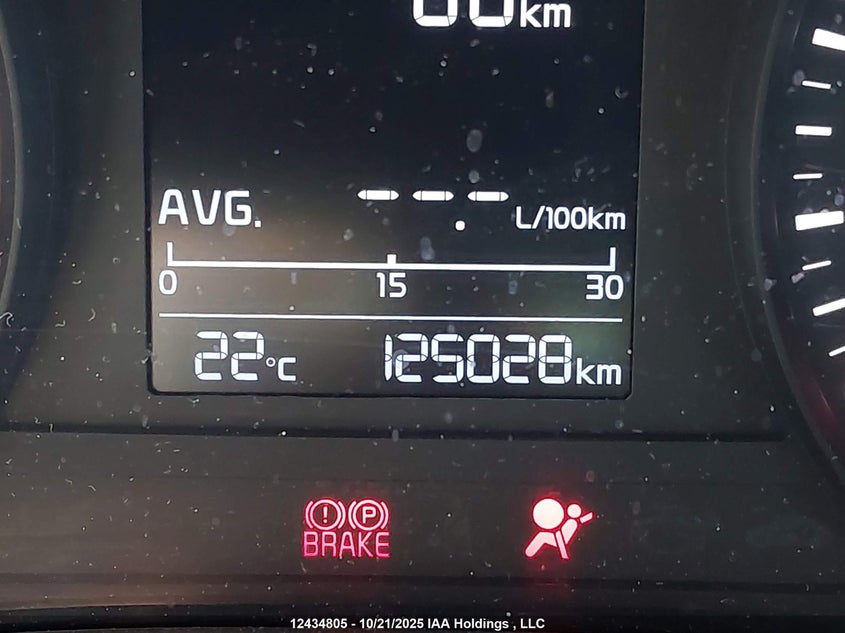 3KPA25ABXJE020499 2018 KIA RIO photo no. 16