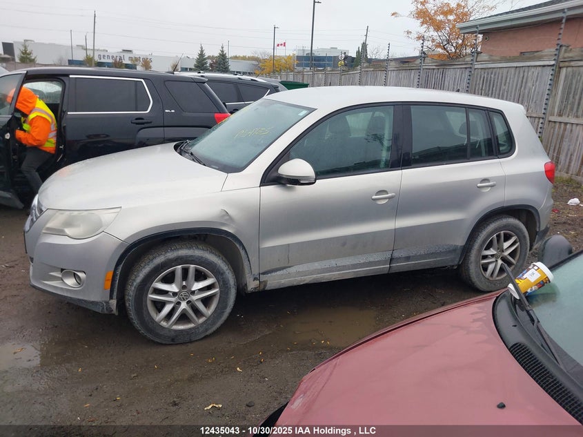 2011 Volkswagen Tiguan 2.0 Tsi Comfortline/2.0 Tsi Highline/2.0 Tsi Trendline VIN: WVGBV7AX3BW528867 Lot: 12435043
