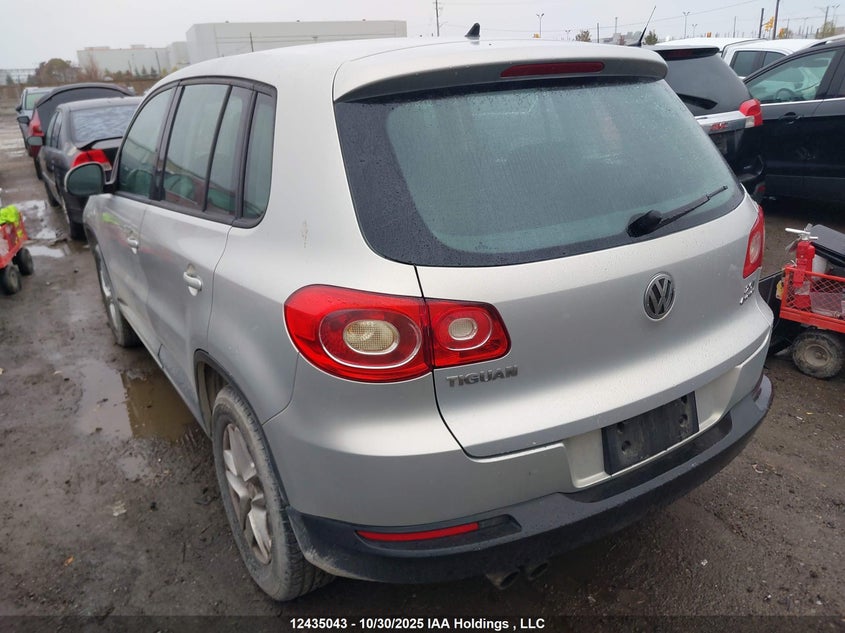 WVGBV7AX3BW528867 2011 VOLKSWAGEN TIGUAN photo no. 3