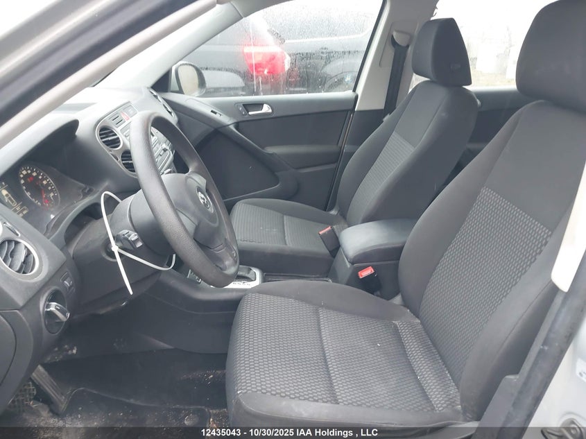 WVGBV7AX3BW528867 2011 VOLKSWAGEN TIGUAN photo no. 5