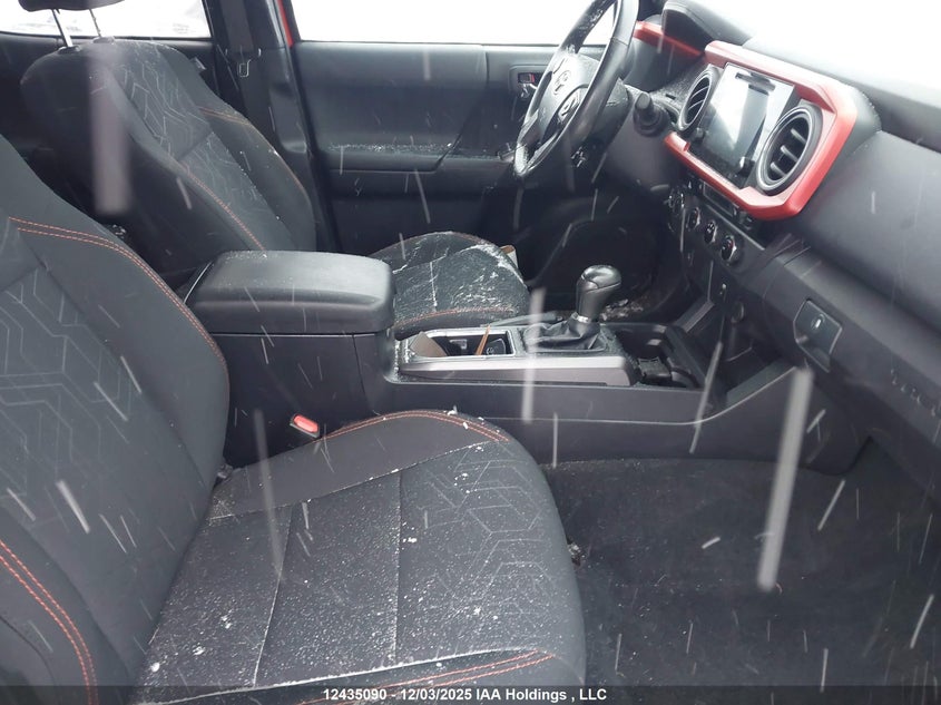 5TFDZ5BN2HX027393 2017 TOYOTA TACOMA photo no. 5