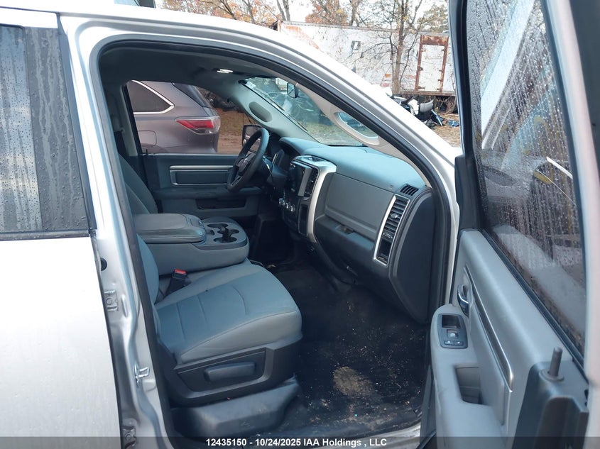 1C6RR7LTXHS563883 2017 RAM 1500 photo no. 5