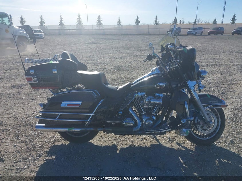 2010 Harley-Davidson Flhtcu VIN: 5HD1FC4A1AB637547 Lot: 12435205
