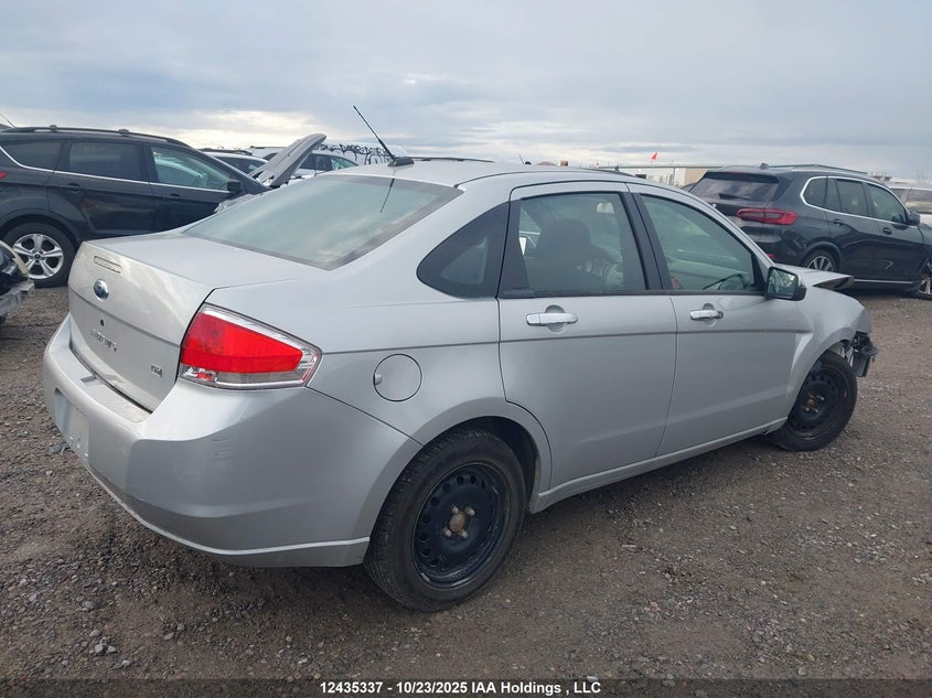 1FAHP35NX9W225899 2009 FORD FOCUS photo no. 4