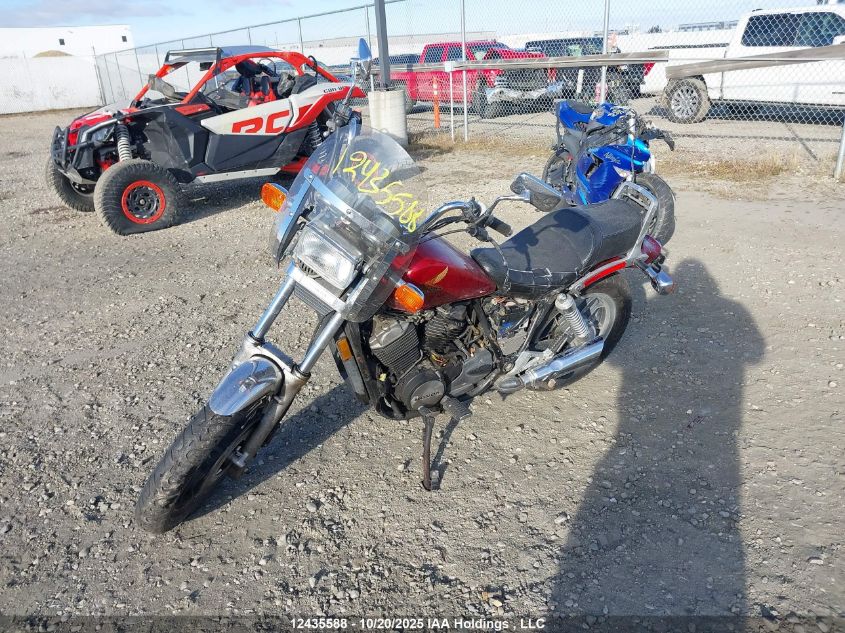 JH2PC0805DM001421 1983 HONDA VT photo no. 2