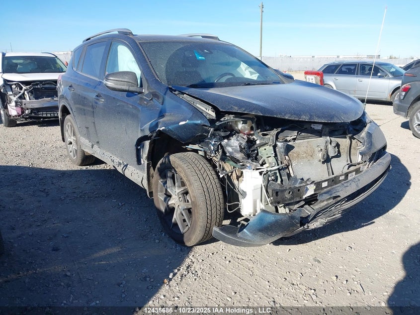 2T3JFREV8JW819119 2018 Toyota Rav4 Se auction photo 1