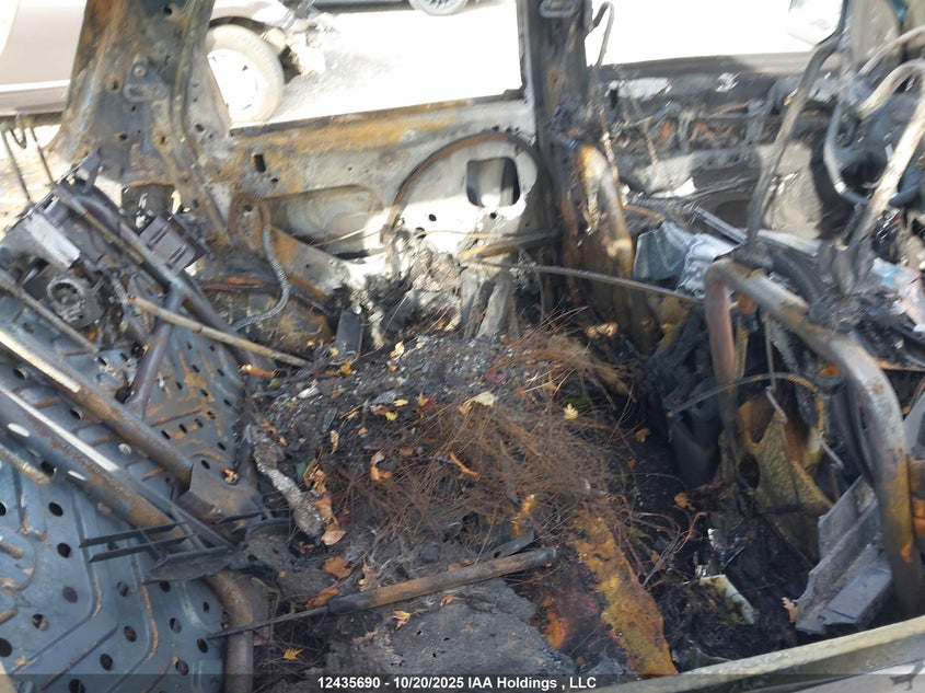 2010 Ford Escape Limited VIN: 1FMCU9EG5AKB49663 Lot: 12435690