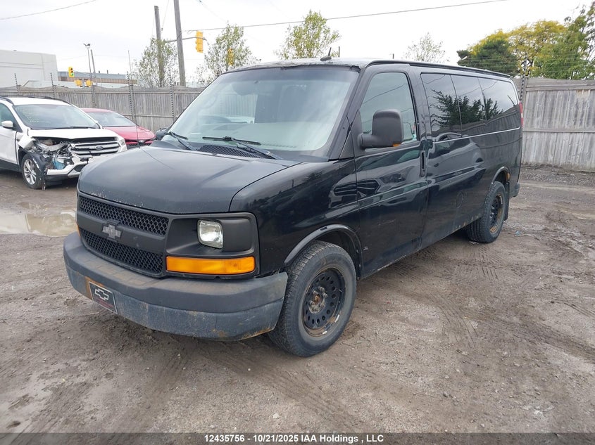 1GNSHBF48B1184969 2011 CHEVROLET EXPRESS photo no. 2