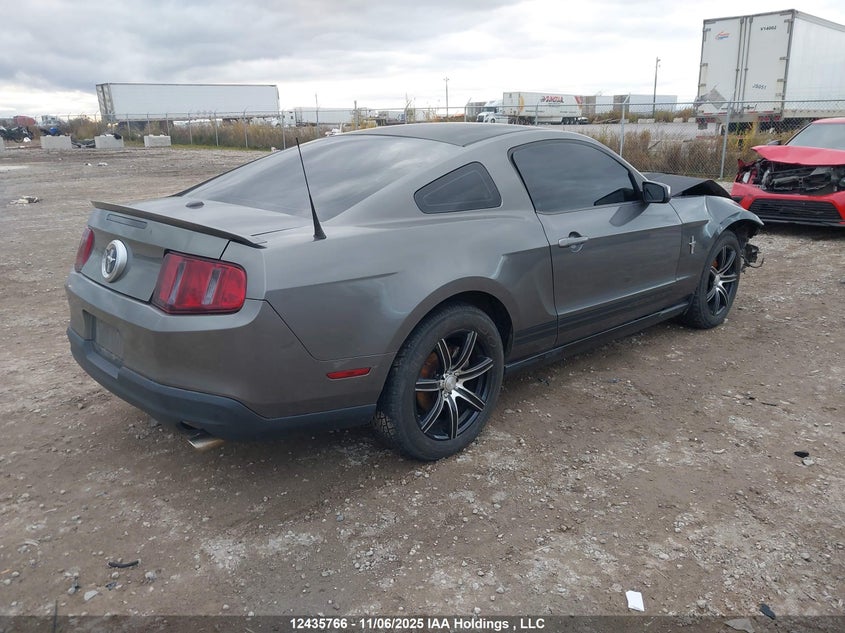 1ZVBP8ANXA5125179 2010 FORD MUSTANG photo no. 4