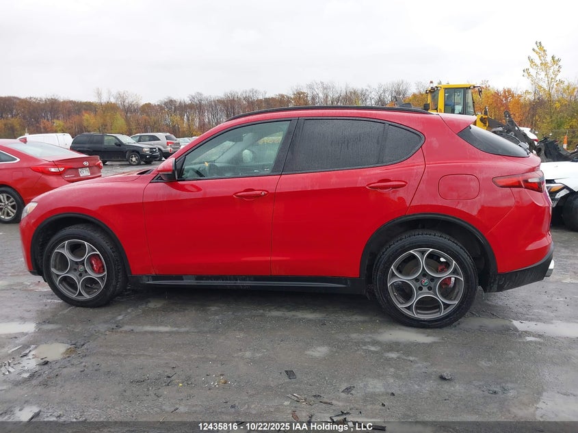 ZASFAKPN4J7C28541 2018 ALFA ROMEO STELVIO photo no. 14