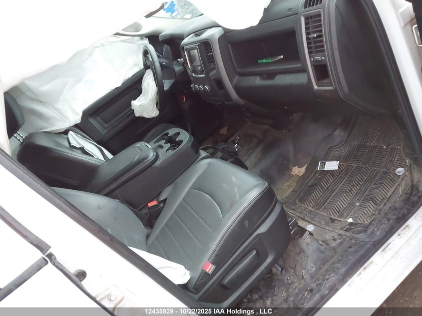 3C6RR7KG3NG375925 2022 RAM 1500 photo no. 5