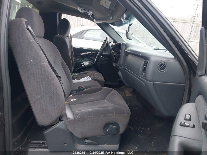 1GTEC14V0YE353944 2000 GMC  photo no. 5