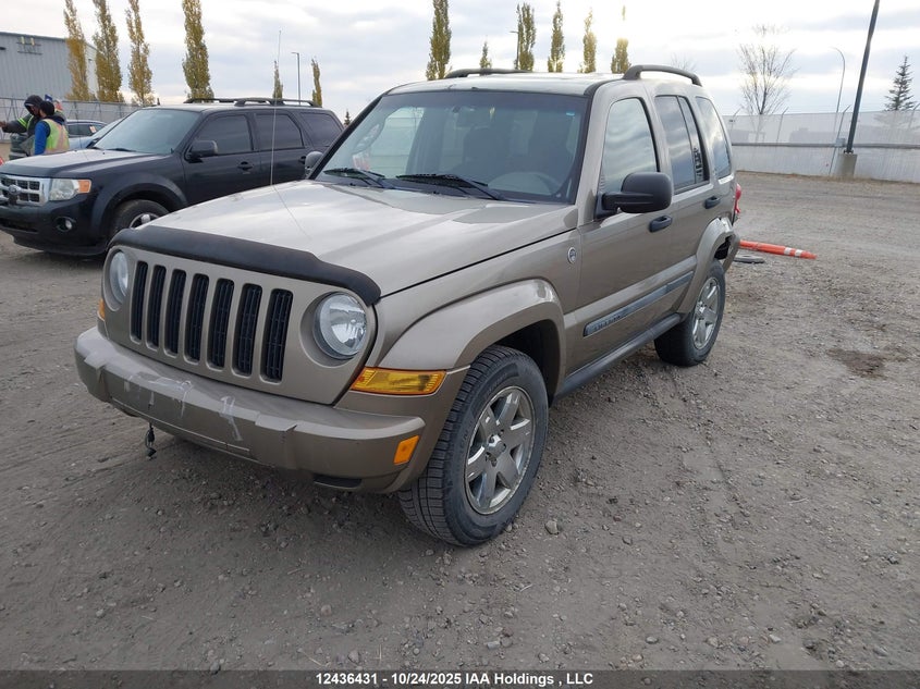 1J4GL38K75W676229 2005 JEEP LIBERTY (NORTH AMERICA) photo no. 2