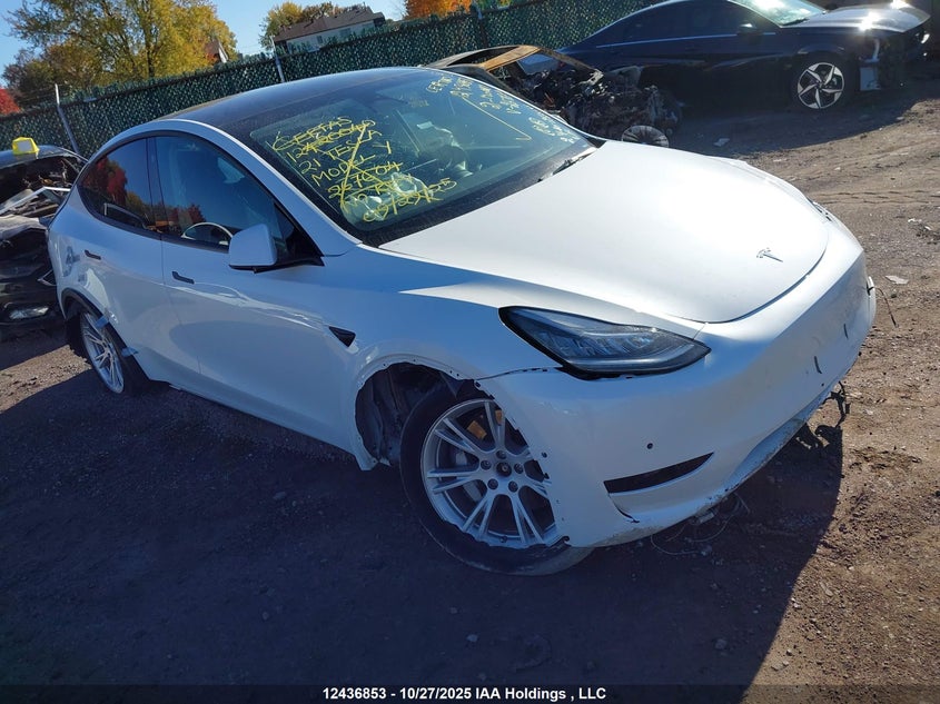 5YJYGDEE3MF267604 2021 TESLA MODEL Y photo no. 2