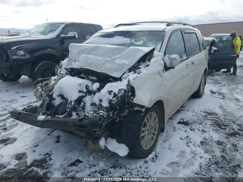 5TDZK22C28S184225 2008 TOYOTA SIENNA photo no. 2