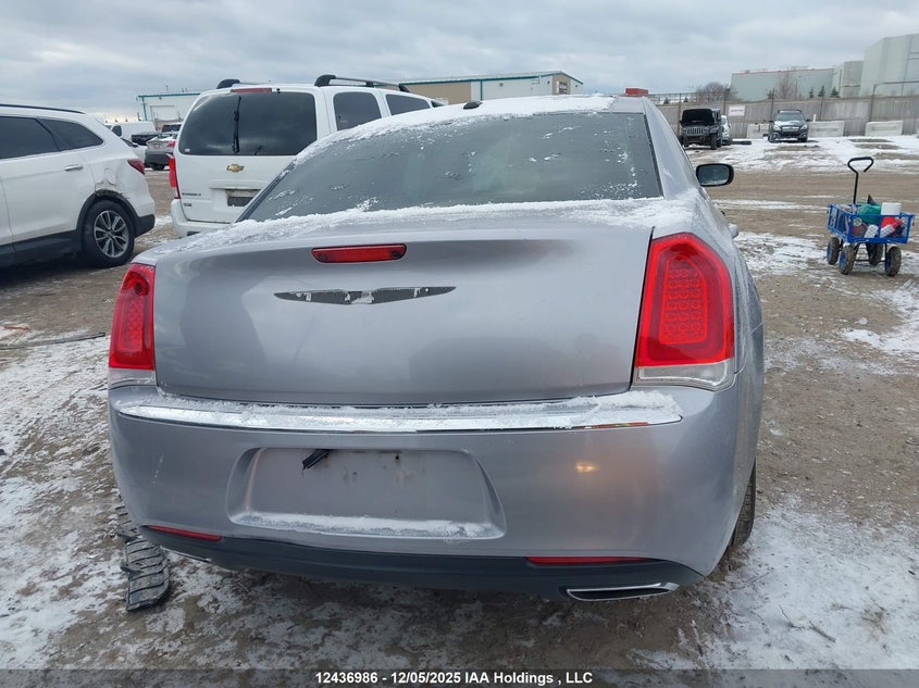 2C3CCAAG4HH619069 2017 CHRYSLER 300 photo no. 16
