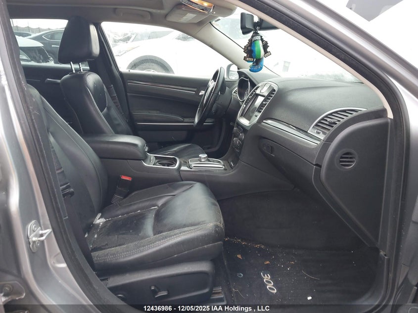 2C3CCAAG4HH619069 2017 CHRYSLER 300 photo no. 5