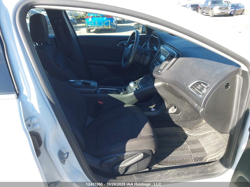 1C3CCCFB2FN610142 2015 CHRYSLER 200 photo no. 5