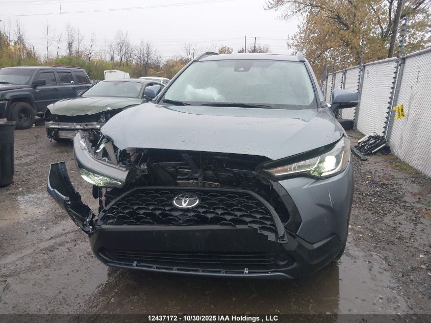 2022 Toyota Corolla Cross Le VIN: 7MUBAABG9NV020215 Lot: 12437172