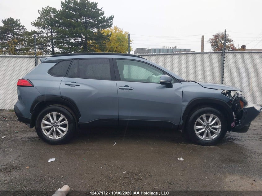 2022 Toyota Corolla Cross Le VIN: 7MUBAABG9NV020215 Lot: 12437172