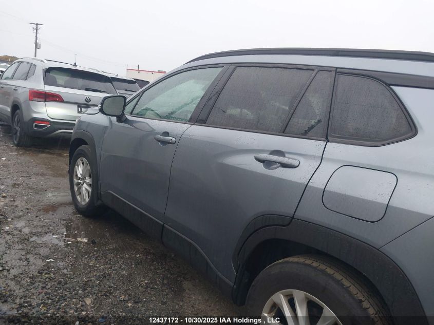 2022 Toyota Corolla Cross Le VIN: 7MUBAABG9NV020215 Lot: 12437172