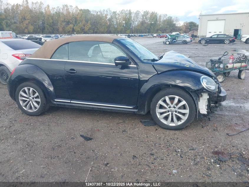 3VW507AT2GM819541 2016 VOLKSWAGEN BEETLE photo no. 14