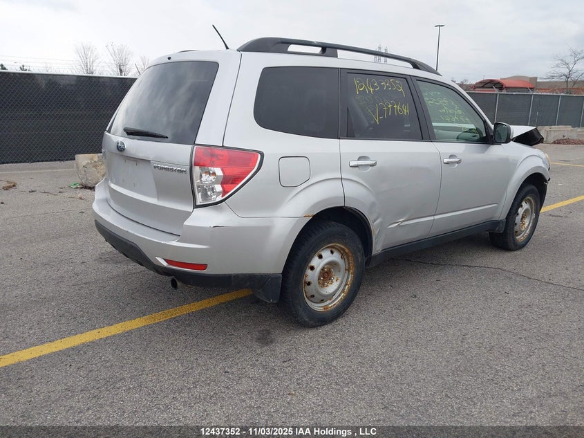 JF2SHCDC1BH777641 2011 SUBARU FORESTER photo no. 4